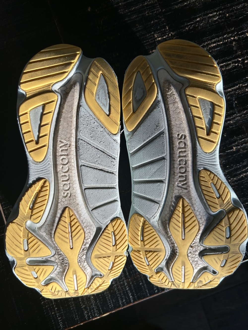 Saucony Hurricane‎ 24 running shoes in the White/Foam colorway - Picture 7 of 12